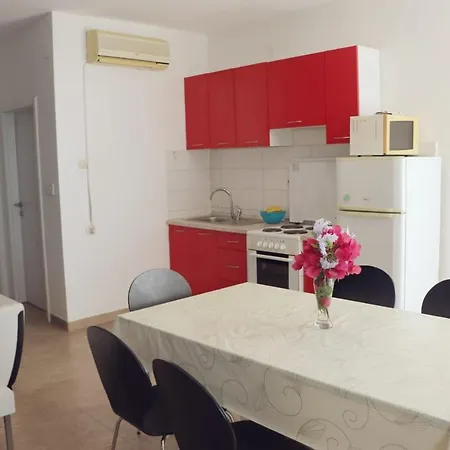 Max Daire Trogir